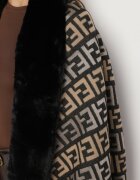  Poncho Negru-Bej din viscoză cu model geometric cu inserție de blană Miarella