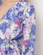 pretty Rochie Albastră Cloș cu Imprimeu Floral cu Decolteu în V și Elastic în Talie Janitra