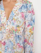 pretty Rochie cloș florală albastru deschis cu decolteu în V și talie elastică Janitra
