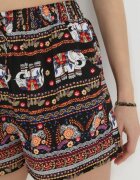 r&f fashion Pantaloni scurți Roșii Din bumbac cu bandă elastică în talie și cu model indian Jaleana