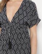 r&f fashion Rochie Mini Neagră cu croială tip liliac cu decolteu în V cu șnururi Ainella