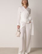 retro & icone Pantaloni Albi din Vâscoză cu Picioare Largi și Legătură în Talie Terisanna