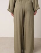 retro & icone Pantaloni Verzi din Vâscoză cu Picior Larg și Legătură în Talie Terisanna