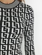 retro & icone Rochie Neagră-Albă Tricotată cu Model Geométric cu Guler semi-înalt Mata