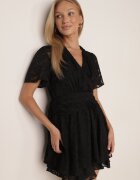 retro & icone Rochie Neagră cu croială evazată cu decolteu cu capse Uzimira