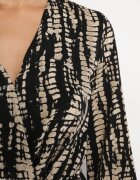 retro & icone Rochie neagră tip plic Mini Print imitație piele de șarpe Sandilla