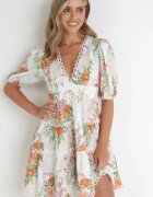  Rochie Albă Evazată Mini cu Imprimeu Floral cu Dantelă la Decolteu și Volane Daninia