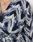  Rochie Albastră Evazată cu Decolteu Petrecut cu Curea și Elastic în Talie Bristella