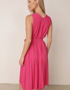  Rochie Fucsia Cloș Midi Plisată cu Curea de material Varethia