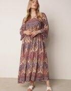  Rochie lungă bej-bordo cloș cu mâneci 3/4 cu imprimeu Paisley Amarethia