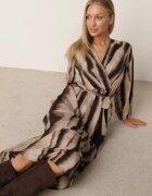  Rochie Maro-Neagră Cloș Petrecută Maxi cu Cordon în Talie Ilunita