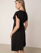  Rochie neagră evazată midi cu partea superioară petrecută și partea inferioară plisată Alissu