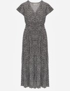  Rochie Negră Plisată Maxi cu elastic în talie și decolteu petrecut Kaimarie