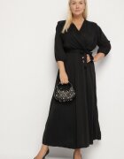  Rochie Negru Plisată Maxi cu Decolteu Plic și Cordon în Talie Lariah