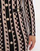  Rochie tip pulover Mini Bej închis cu Model Geometric Carlas