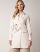  Rochie tip sacou Bej Cu nasturi Cu buzunare și Aplicație 3D Trandafirași Velira