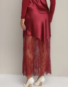 rosa Fustă de Satin Bordeaux Decorată cu Dantelă Milori