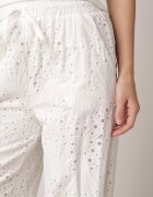 rosa Pantaloni albi din bumbac largi ajurați în stil boho cu broderie Ellanirae