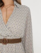 rosa Rochie Albă Cu Curea Demusa