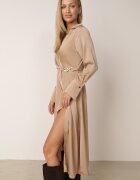 rosa Rochie Bej De Satin Midi cu Decolteu Petrecut și Guler Hartho