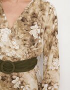 rosa Rochie Bej Tip Plic Cloș Decorată Cu Centură și Volane Fezisia