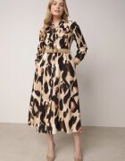 rosa Rochie Cămașă Bej Evazată cu Imprimeu Abstract și Centură Împletită Miririda