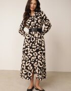 rosa Rochie-cămașă Neagră cu imprimeu leopard cu curea Kalandra