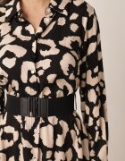 rosa Rochie-cămașă Neagră cu imprimeu leopard cu curea Kalandra