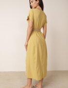 rosa Rochie de vară cu nasturi bogată în viscoză cu broderie și curea împletită Perinca Galbenă