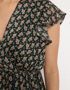 rosa Rochie Evazată Neagră cu Decolteu Petrecut cu Elastic în Talie și Volan Tiamala