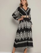 rosa Rochie neagră petrecută din viscoză cu model oriental cu centură și elastic în talie Sagizia