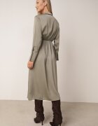 rosa Rochie verde midi din satin cu decolteu petrecut și guler Hartho