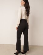 rosa Salopetă Elegantă Negru-Bej cu Bluză tip Cămașă cu Legătură și Nasturi Decorativi Noriti