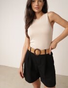 rosa Șort casual din vâscoză cu talie înaltă și curea împletită Evena Negri