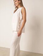 rosita Set minimalist din vâscoză și in bluză fără mâneci și pantaloni Lareia Alb