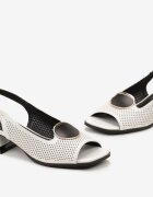  Sandale Albe Perforate Vices cu Cataramă Rotundă și Branț din Piele Caelira