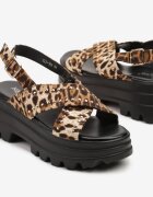  Sandale leopard cu talpă groasă cu baretă cu cataramă și ținte Goniriel