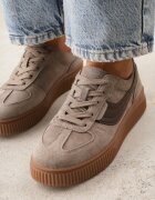 santorio Sneakers bej din piele întoarsă în stil tenisi clasici cu branț din piele Riosera