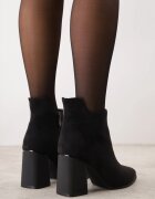 seastar Ghete izolate pe toc gros stilizate ca piele întoarsă cu partea superioară decupată Dexina Negre