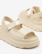 seastar Sandale bej din spumă pe talpă groasă cu închidere Velcro Rosaloria