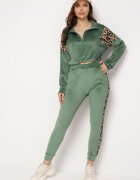  Set de trening Verde din velur bluză scurtă și pantaloni cu inserții cu imprimeu leopard Kilima