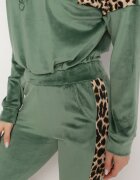  Set de trening Verde din velur bluză scurtă și pantaloni cu inserții cu imprimeu leopard Kilima
