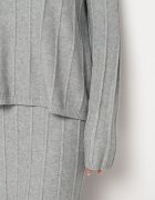  Set din tricot gri cu vâscoză cu textură în relief pulover cu guler semi-înalt și fustă Atteris