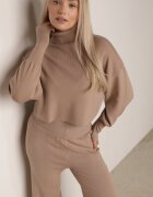  Set Tricotat Bej cu Viscoză Bluză tip golf cu elastic și Pantaloni largi Noridra