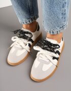 shosho Sneakerși Bej-Negru în Stilul Tenisilor Clasici cu Șireturi Suplimentare Valiena