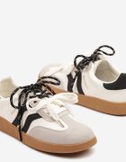 shosho Sneakerși Bej-Negru în Stilul Tenisilor Clasici cu Șireturi Suplimentare Valiena