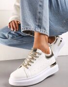  Sneakers Alb-Aurii pe Platformă cu Inserție Metalică și Șireturi cu Sclipici Wuriana