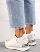 Sneakers Albi cu platformă ascunsă placă metalică și inscripție Yenavra