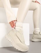  Sneakers Bej deschis cu talpă groasă cu față matlasată și cu inscripția Resisha