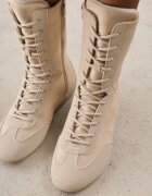  Sneakers izolați cu carâmb înalt în stil box șarevi Bej